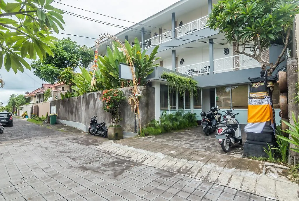 Zen Premium Petitenget Umasari Bed & Breakfast Seminyak  سمينياك